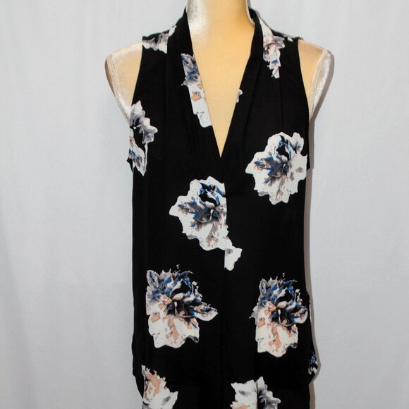 Vince Camuto Tops - Vince Camuto Sleeveless Floral V-neck Top